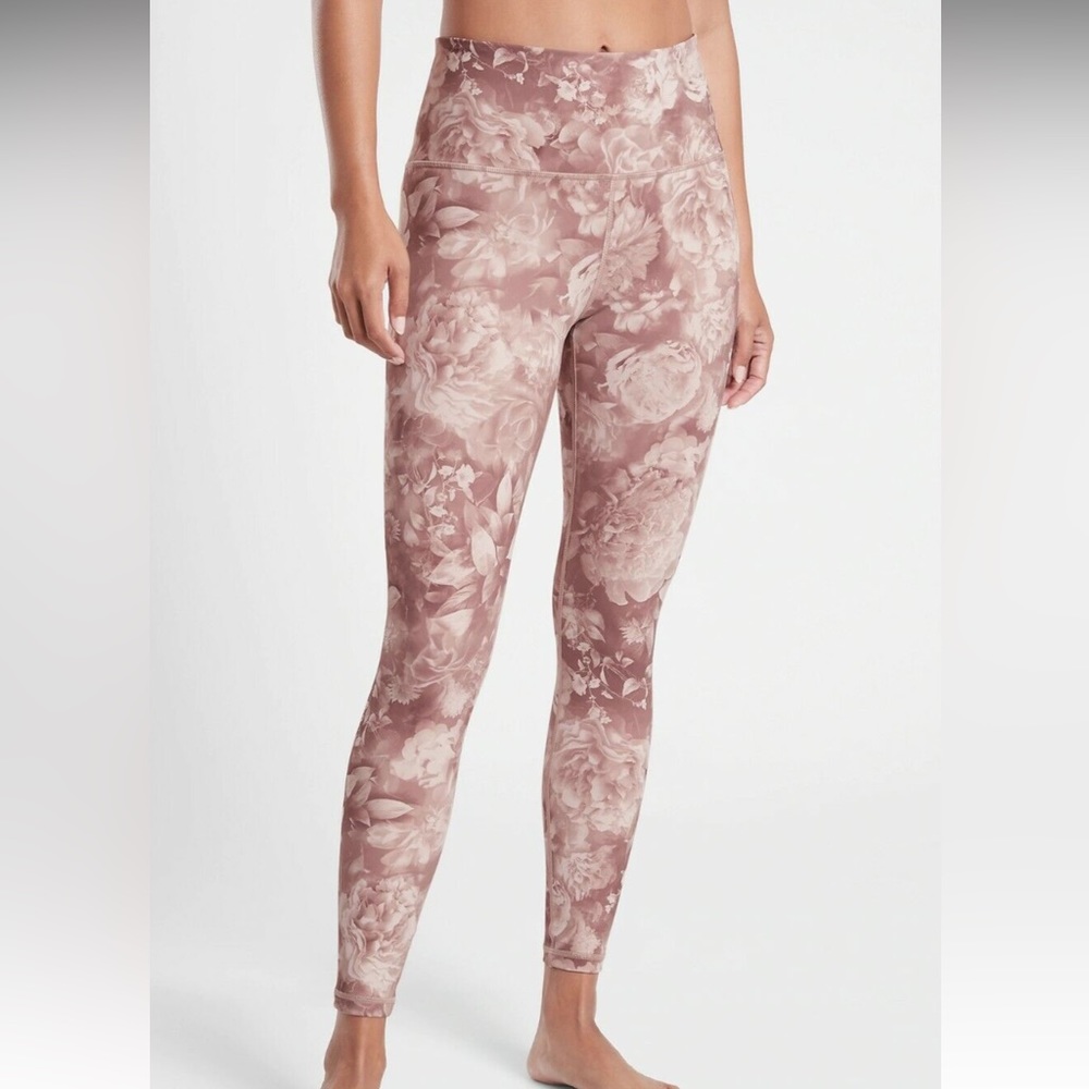 Athleta Elation Printed Tight in Antoinette Velvety Pink Size Small
